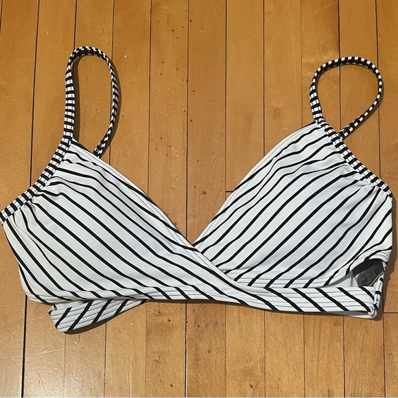 Vince Camuto Swim Striped Women's Bikini Top - Picture 1 of 3
